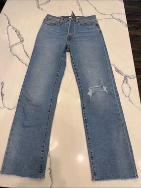 Levi’s wedgie straight distressed jeans size 27